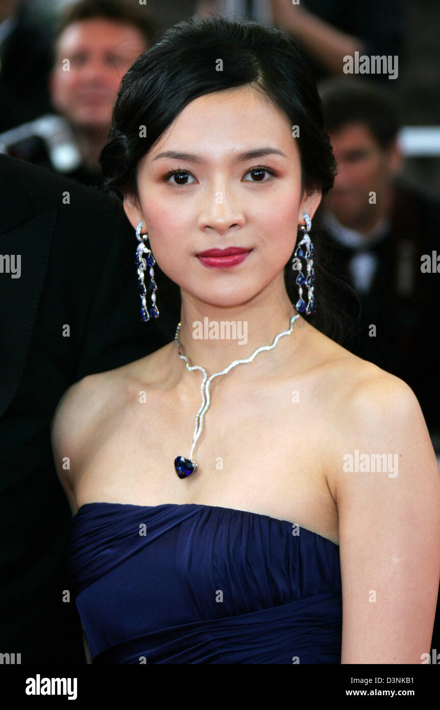 L'actrice chinoise Zhang Ziyi arrive à la cérémonie de clôture du 59ème Festival de Cannes, France, 28 mai 2005. Photo : Hubert Boesl. Banque D'Images