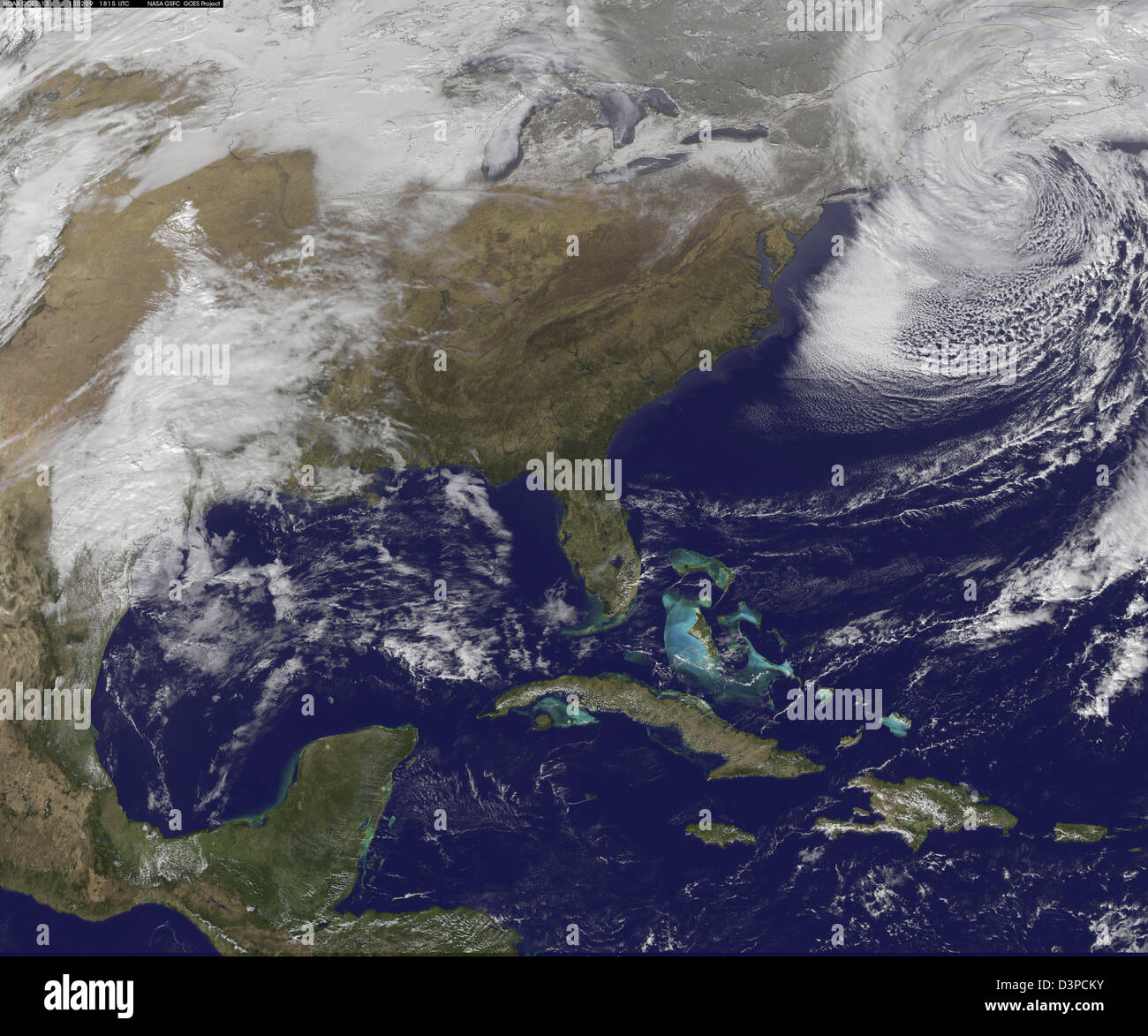 Une tempête massive quitte la côte est dans cette photo satellite NOAA GOES-13 Banque D'Images