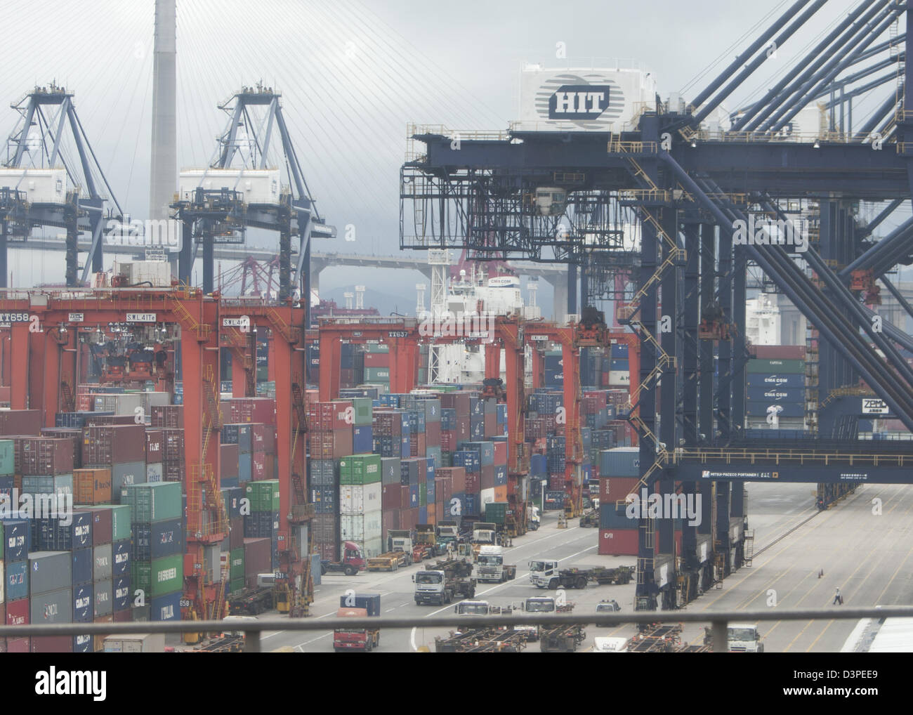 Le port de Hong Kong, situé près de la mer de Chine du Sud, port en eau profonde dominée par le commerce de produits manufacturés conteneurisés Banque D'Images