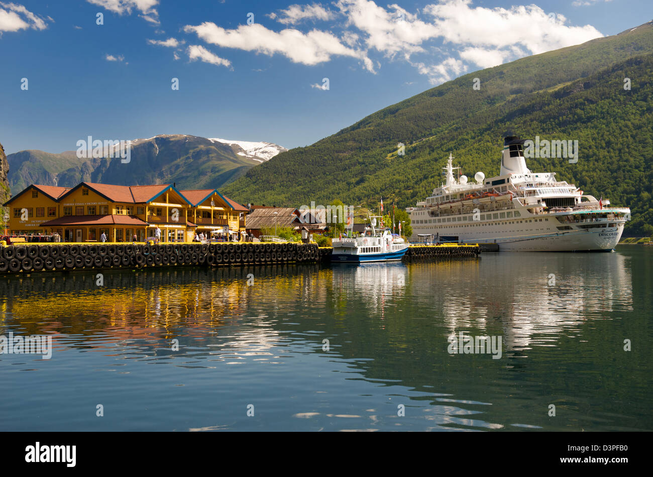 Le joli village de flam, la Norvège est une destination de croisière populaire et la maison à la flam railway Banque D'Images