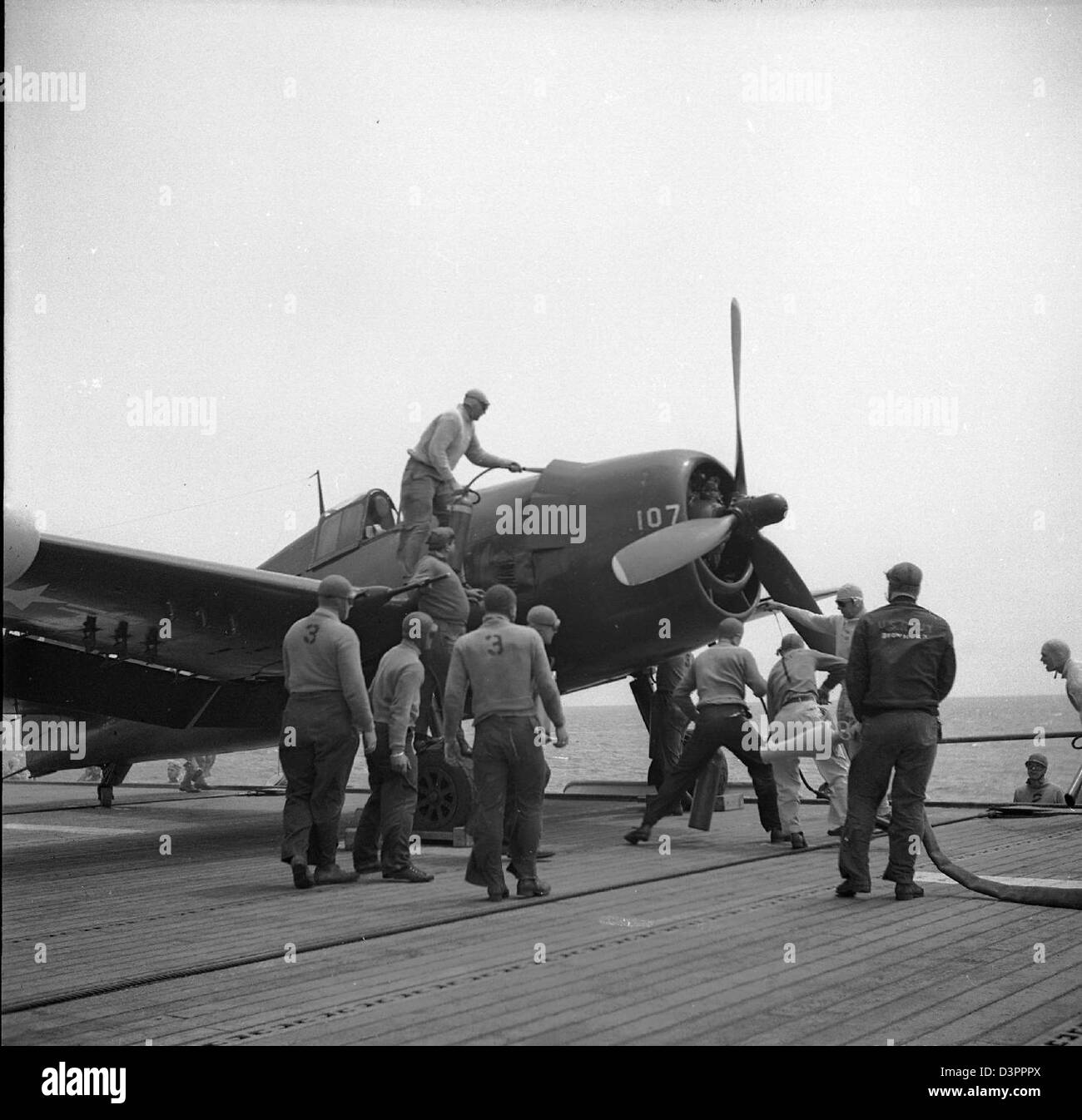 Le Grumman F6F-5N Hellcat, un avion de chasse à porte-avions utilisé par la marine américaine pendant la seconde Guerre mondiale, équipé d'un radar pour les missions de combat nocturnes. Banque D'Images
