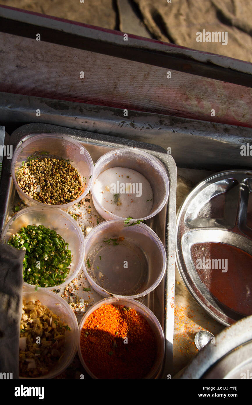 Les épices dans un restaurant, Amritsar, Punjab, India Banque D'Images