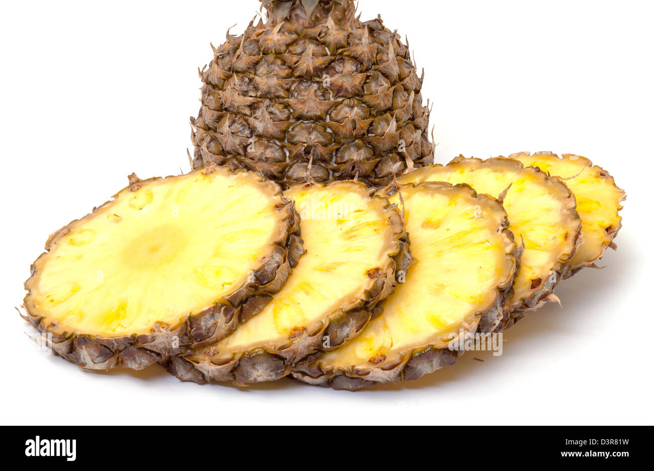 Fruits Ananas mûrs Slice, gros plan sur fond blanc Banque D'Images