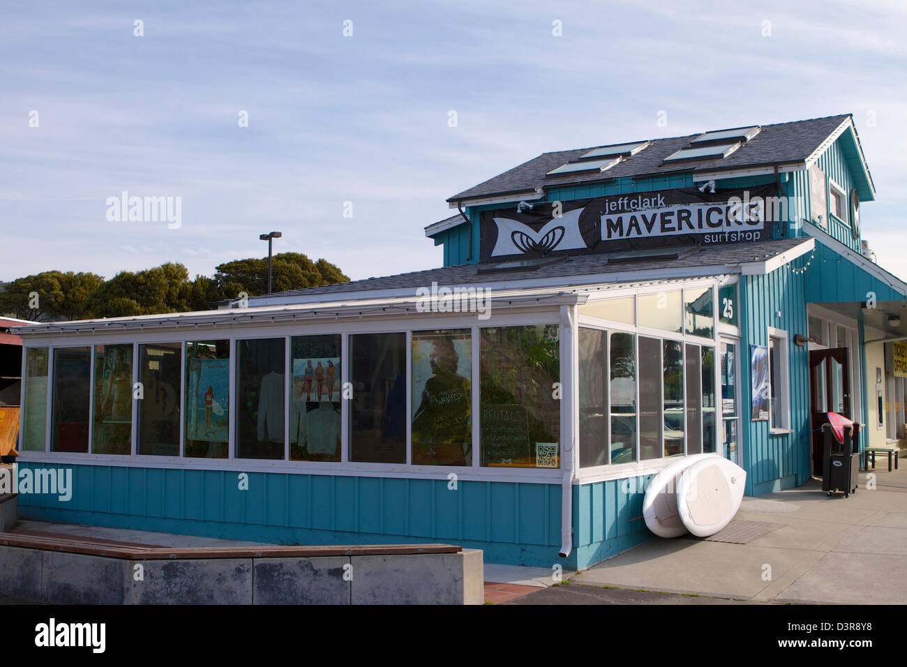 Jeff Clark's Mavericks surf shop à pillar point harbor dans Half Moon Bay , le nord de la Californie, USA Banque D'Images