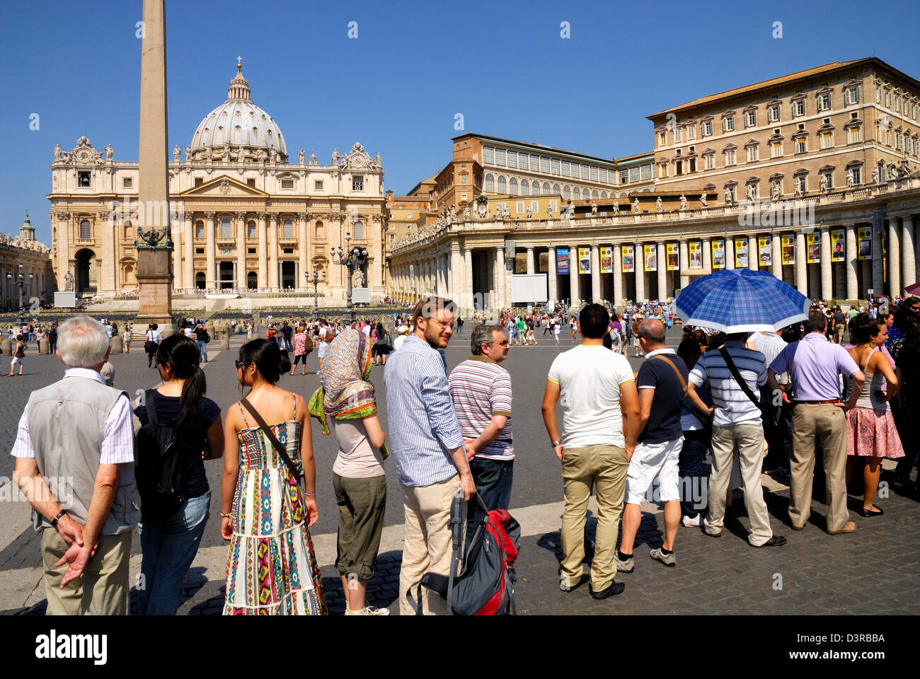 Une grande foule l'attente pour visiter les Musées du Vatican, le 18 juin 2011 à Rome, Italie Banque D'Images