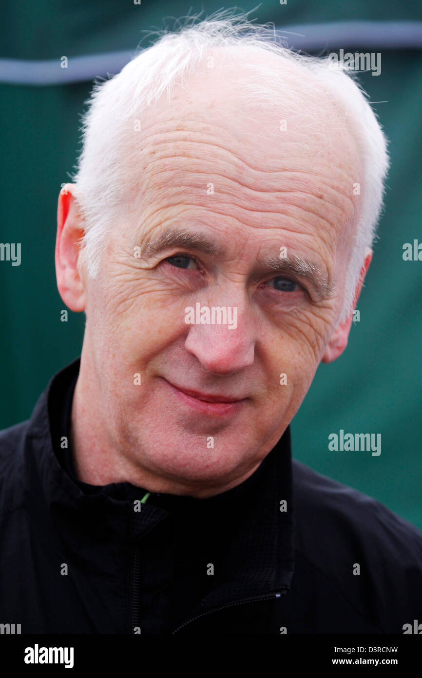 Terry Deary au National de cross-country 2013 à Sunderland, en Angleterre. Deary, l'auteur de l'histoire horrible et un grand coureur, est de faire connaître le marathon du Nord. Credit : whyeyephotography.com / Alamy Live News Banque D'Images