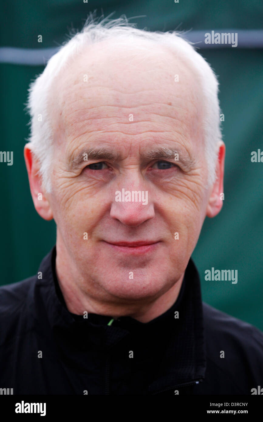 Terry Deary au National de cross-country 2013 à Sunderland, en Angleterre. Deary, l'auteur de l'histoire horrible et un grand coureur, est de faire connaître le marathon du Nord. Credit : whyeyephotography.com / Alamy Live News Banque D'Images