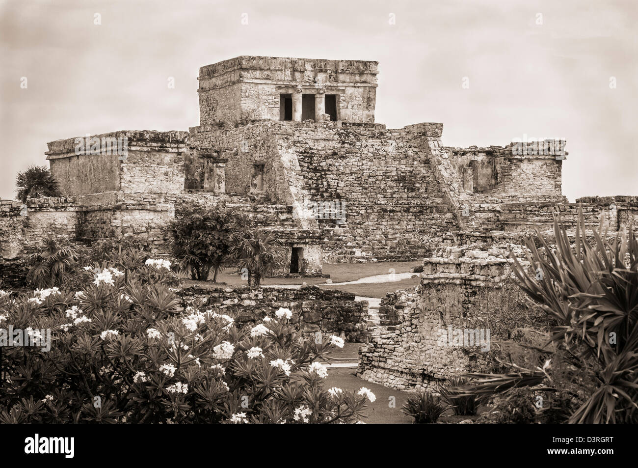 El Castillo de ruines mayas de Tulum, péninsule du Yucatan, au Mexique. Banque D'Images