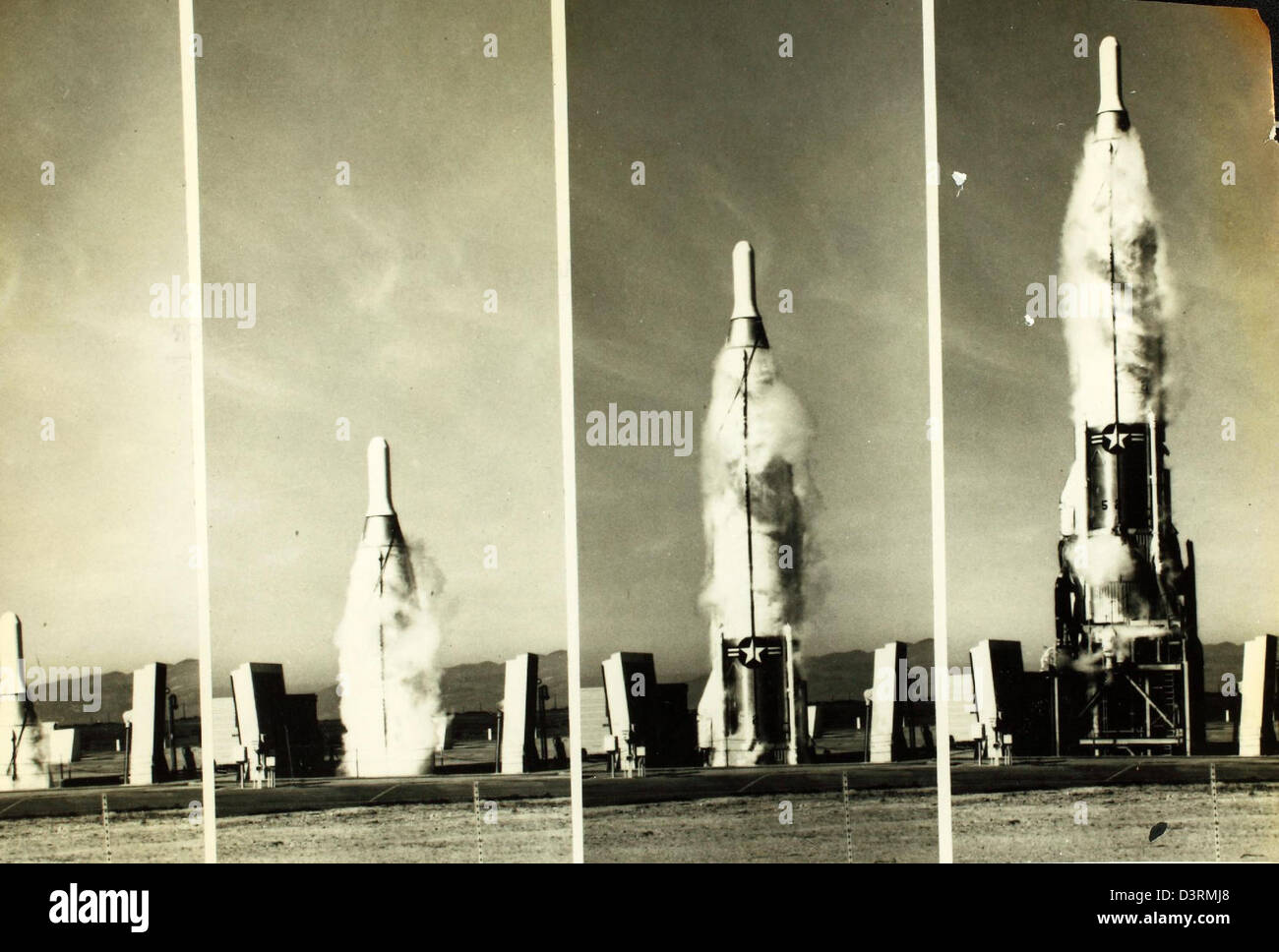 Une image historique de la fusée Convair Atlas, qui a été utilisée pour ...