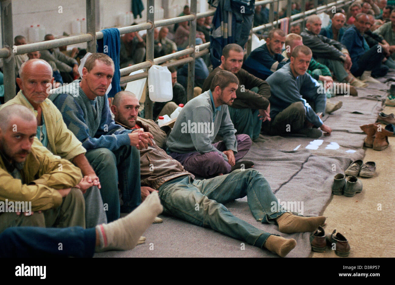 Prisonniers dans le camp de détention, Manjaca, Banja Luka, Bosnie et Herzégovine Banque D'Images