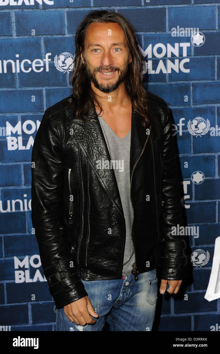 Bob Sinclair au niveau des arrivées pour le 2nd Annual Pre-Oscar célèbre brunch Montblanc Signature pour bonne Collection avec l'UNICEF, l'établissement Hotel Bel-Air, Los Angeles, CA, le 23 février 2013. Photo par : Sara Cozolino/Everett Collection/Alamy Live News Banque D'Images
