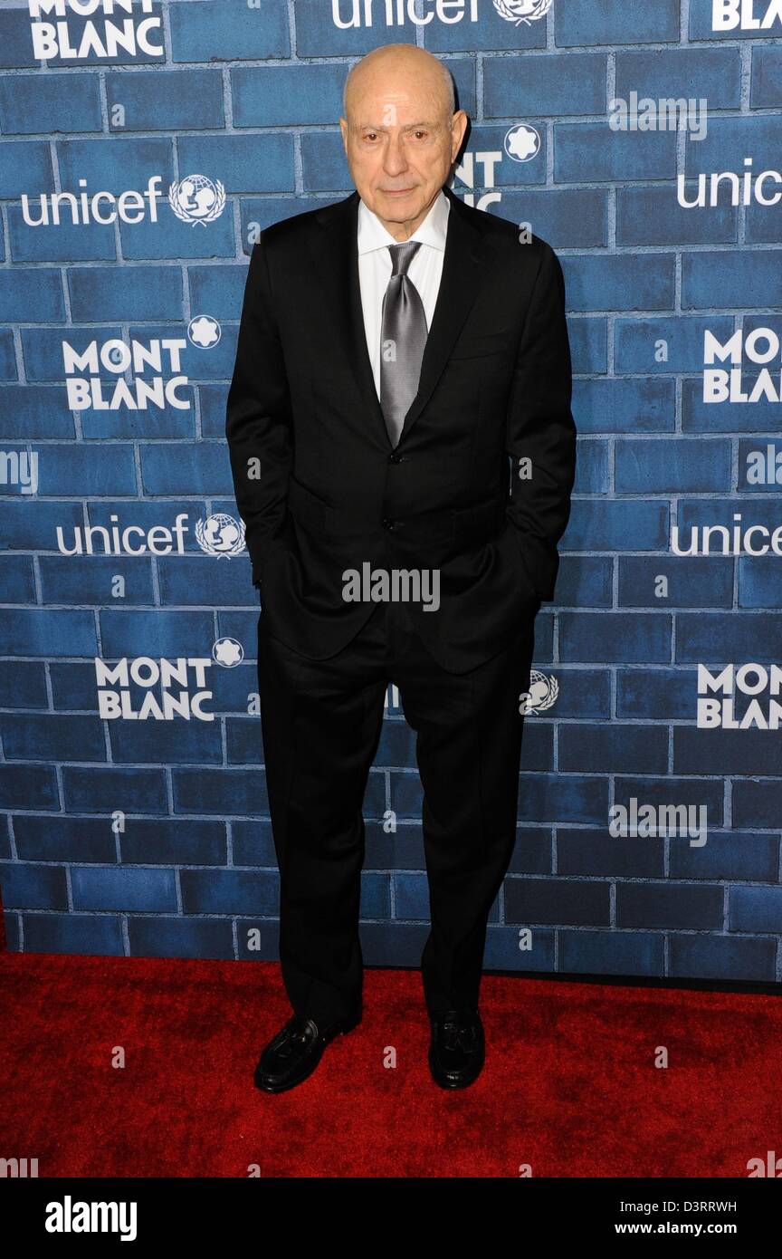 Alan Arkin au niveau des arrivées pour le 2nd Annual Pre-Oscar célèbre brunch Montblanc Signature pour bonne Collection avec l'UNICEF, l'établissement Hotel Bel-Air, Los Angeles, CA, le 23 février 2013. Photo par : Sara Cozolino/Everett Collection/Alamy Live News Banque D'Images
