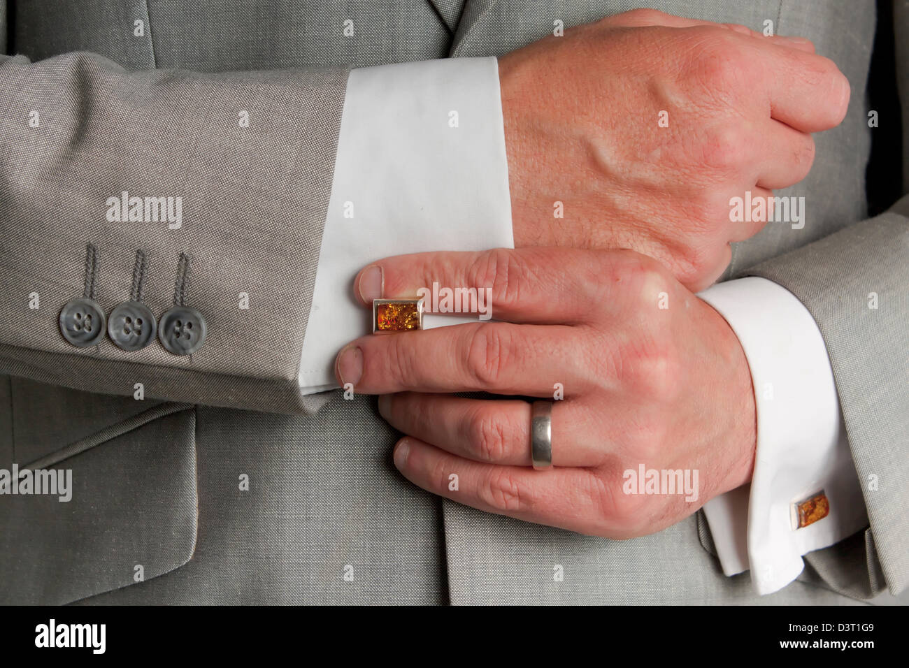 Réglage mâle orange vintage cufflinks Banque D'Images