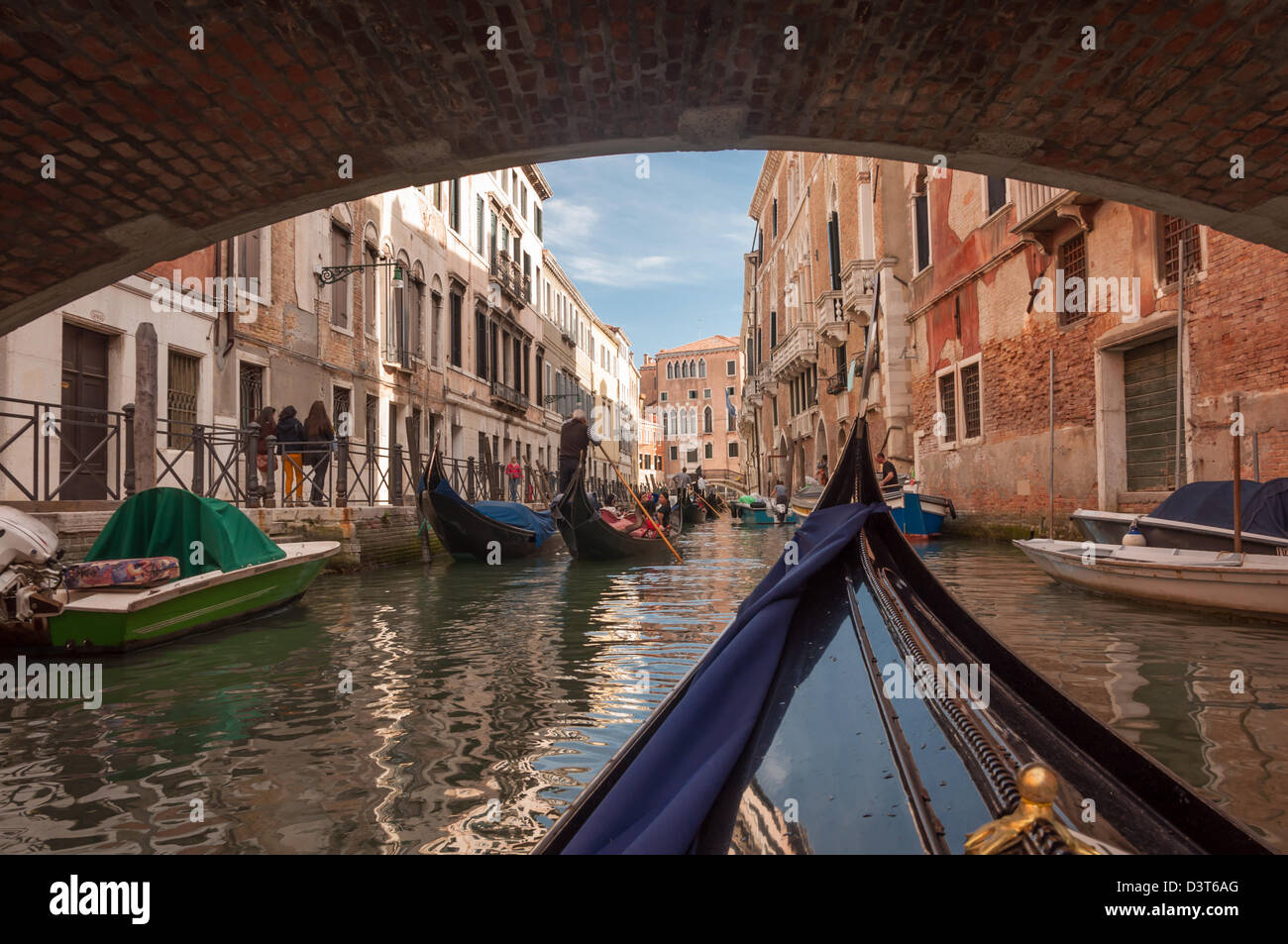 Une vue de Venise depuis une gondole Banque D'Images