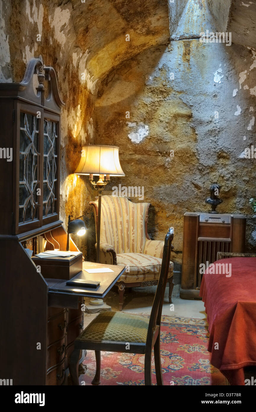 Al Capone's cellule de prison avec des meubles pendant son séjour au pénitencier de l'état de l'Est, Philadelphie, PA, USA. Banque D'Images