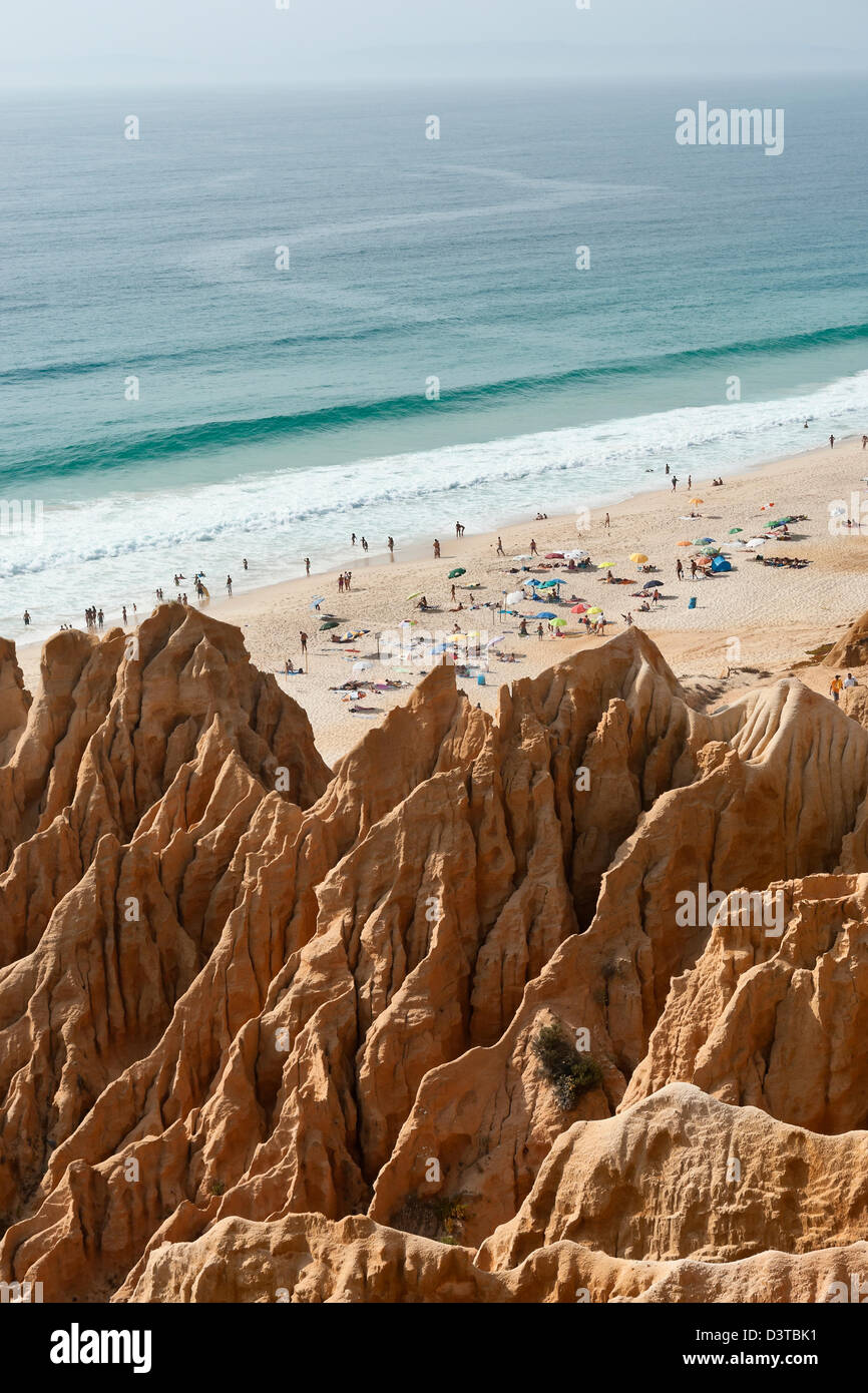 Dans les falaises de grès Gale beach, comporta , Portugal Banque D'Images