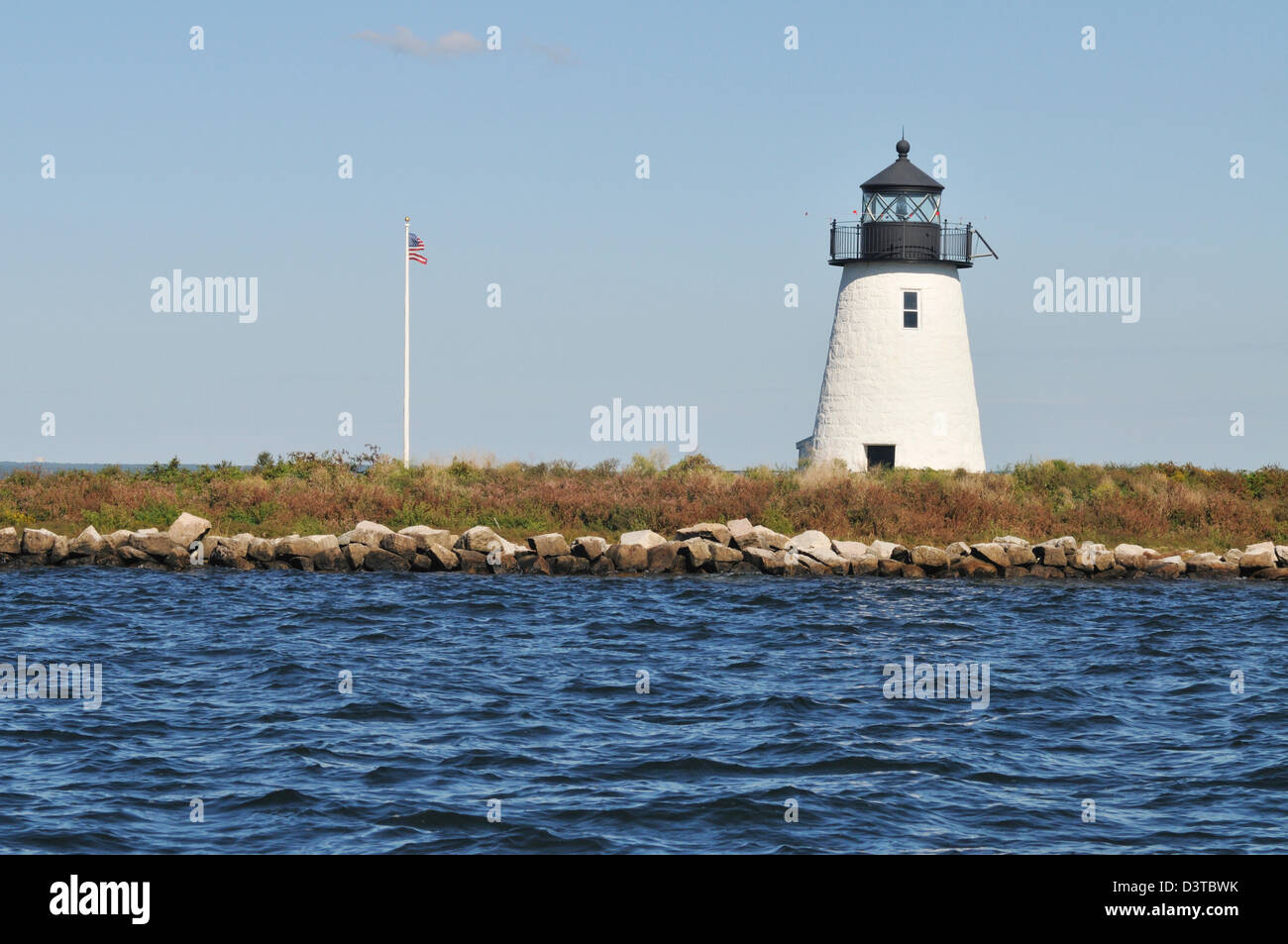 Phare de l'île des oiseaux au large de Cape Cod, Massachusetts en Buzzards Bay USA Banque D'Images