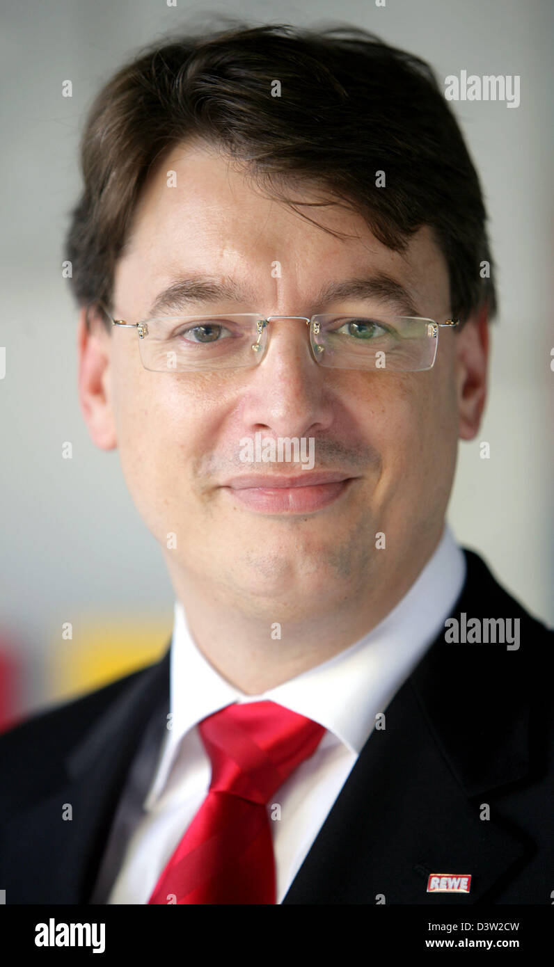 Nouveau membre du conseil de le groupe Rewe, Stephan Fanderl, illustrée à Cologne, Allemagne, le 21 septembre 2006. Les 3 000 supermarchés du groupe Rewe formeront sous un nom dans l'avenir. Photo : Rolf Vennenbernd Banque D'Images