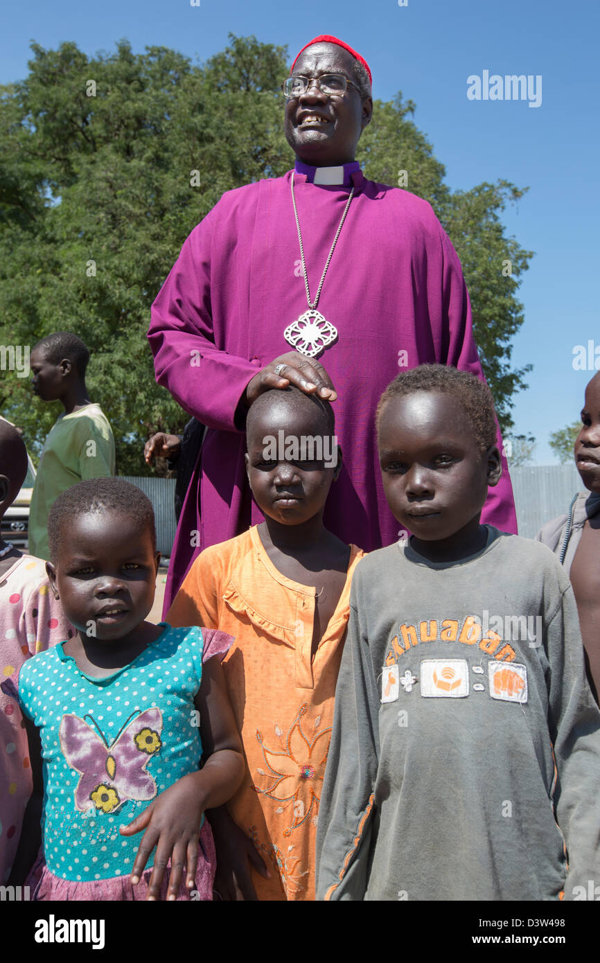 BOR, au Soudan du Sud, 19 Novembre 2012 : l'Archevêque Daniel Deng visite le Centre de soins, International Banque D'Images