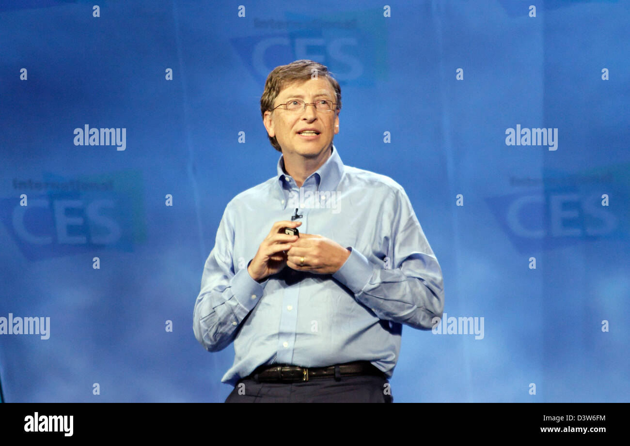 Le fondateur de Microsoft Bill Gates parle à l'ouverture de la Consumer Electronics Show (CES) de Las Vegas, USA, le lundi 08 janvier 2007. La maison numérique en réseau est devenue réalité selon Bill Gates. "La décennie numérique est en effet passe', dit Gates à l'ouverture de la CES de Las Vegas. 'L'année dernière plus de 2 milliards de photos numériques ont été prises." Soixante-cinq pour cent d'entre nous-Ameri Banque D'Images