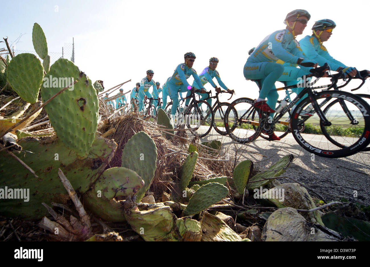 Les avantages du vélo de l'équipe Astana photographié à la formation en Montuiri, Espagne, vendredi 12 janvier 2007. L'équipe se prépare pour la nouvelle saison à la la belle île des Baléares Mallorca. Photo : Gero Breloer Banque D'Images