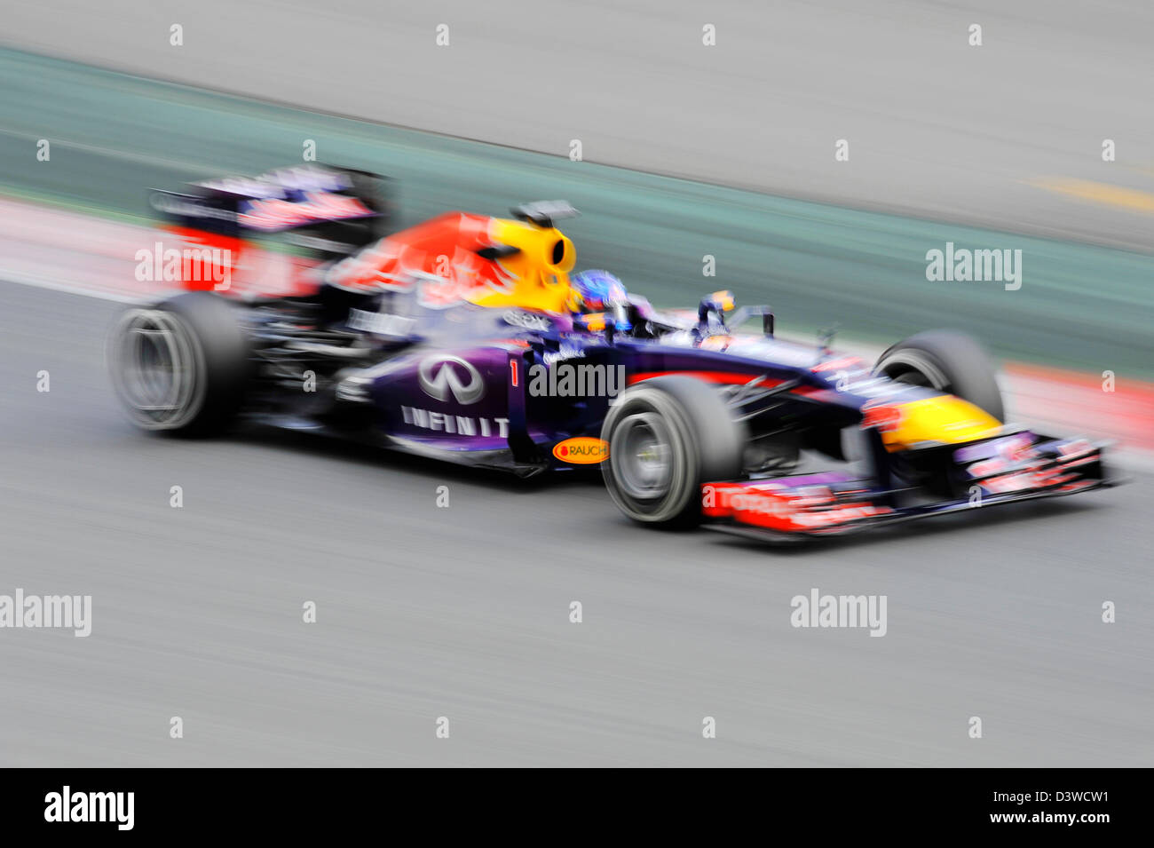 Sebastian Vettel (GER) Red Bull Racing RB9 lors d'essais de Formule Un sur le circuit de Catalunya près de Barcelone, Espagne d'hippodromes en F Banque D'Images