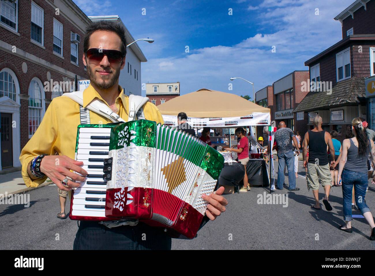 Italian accordion Banque de photographies et d'images à haute résolution -  Alamy