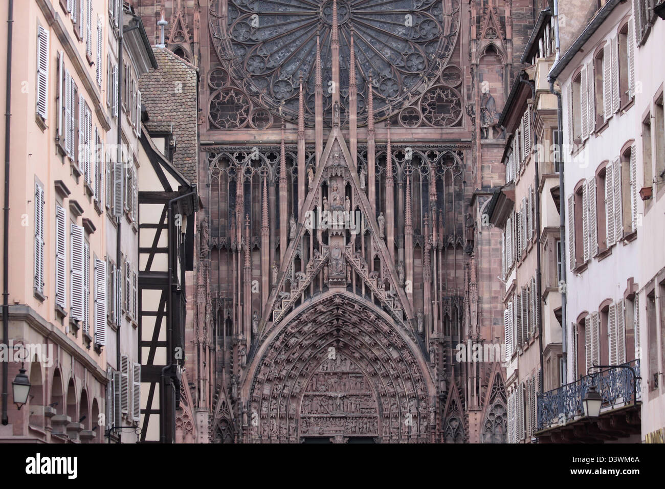 Façade de la cathédrale de Strasbourg en Alsace, France Banque D'Images