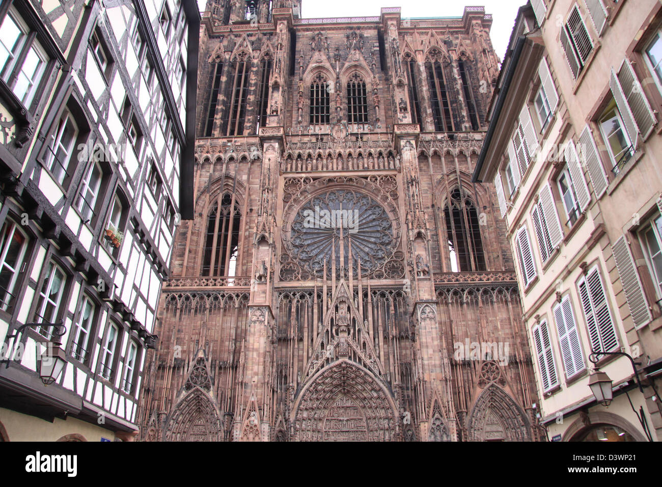 Façade de la cathédrale de Strasbourg en Alsace, France Banque D'Images