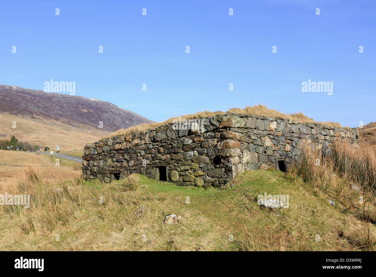 La seconde guerre mondiale, ancien bunker de défense casemate à pen-y-Pass dans le parc national de Snowdonia, Gwynedd, au nord du Pays de Galles, Royaume-Uni, Angleterre Banque D'Images