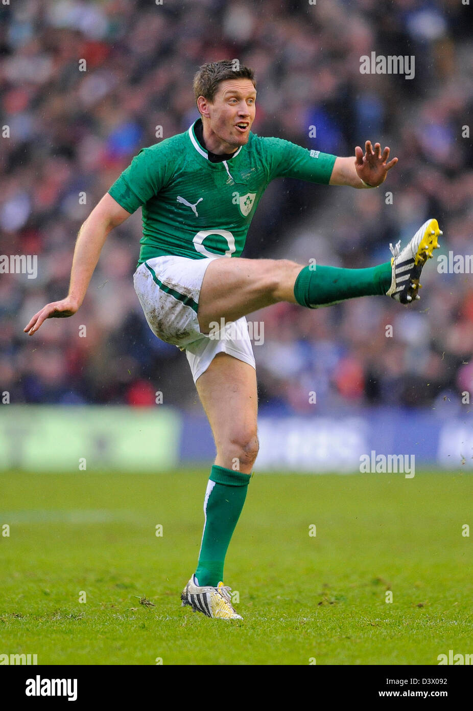 Edinburgh, Royaume-Uni. 24 février 2013. Ronan O'Gara de l'Irlande - RBS 6 Nations - l'Ecosse contre l'Irlande - stade Murrayfield - Édimbourg - 24/02/13 - Photo Simon Bellis/Sportimage/Alamy Live News Banque D'Images