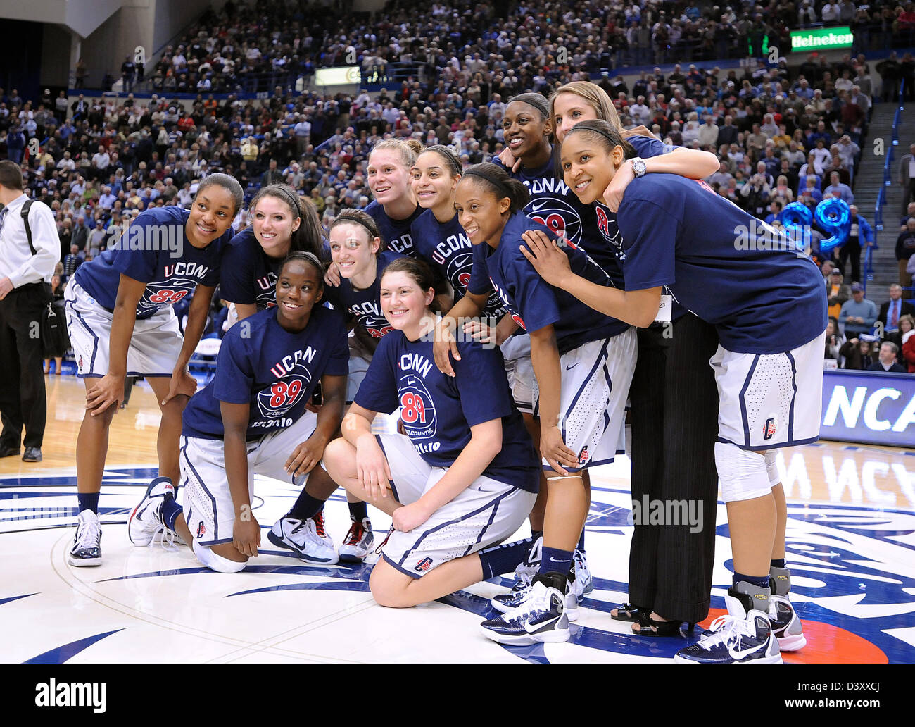 Hartford-- UCONN célèbre leur 89e victoire consécutive. 12/21/10 Banque D'Images