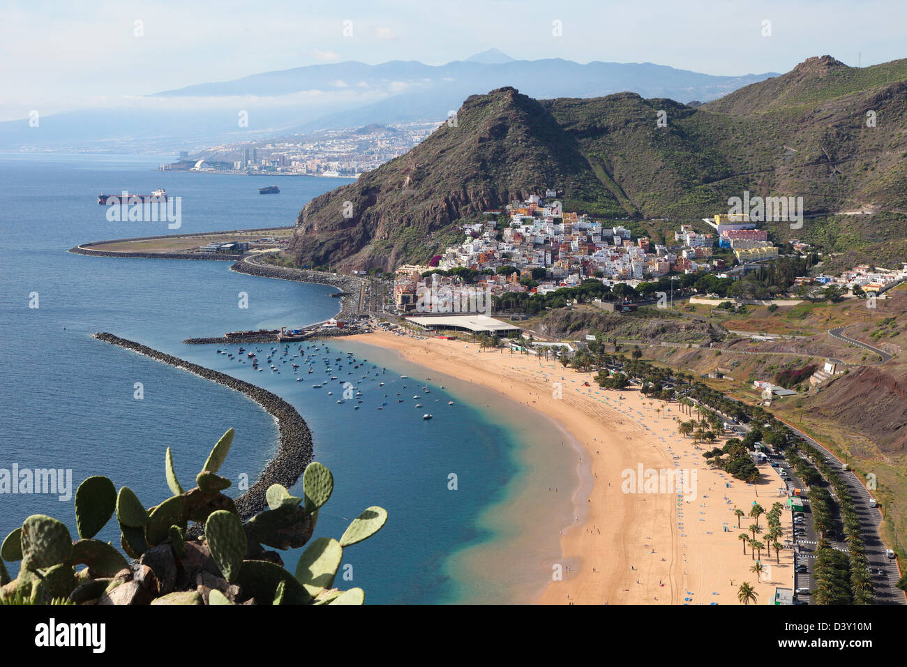 Playa de Las Teresitas, une célèbre plage près de Santa Cruz de Tenerife dans le nord de Tenerife, Canaries, Espagne Banque D'Images