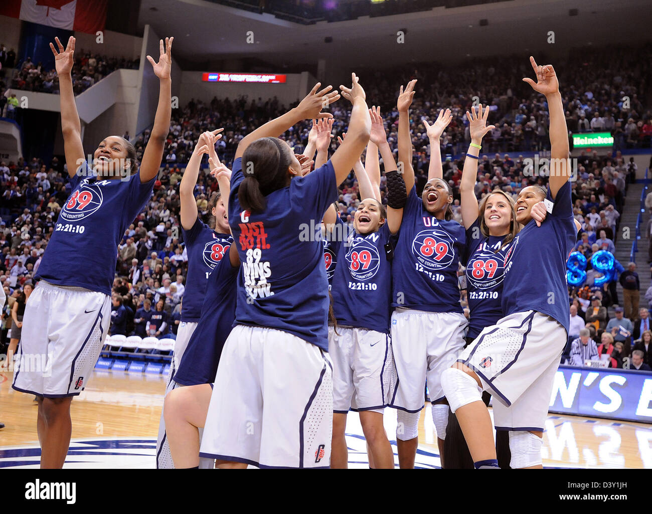 Hartford-- UCONN célèbre leur 89e victoire consécutive. 12/21/10 Banque D'Images