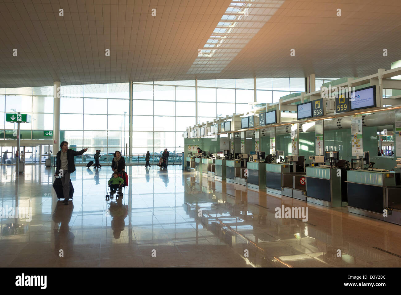 L'arrivée d'un bureau à l'aéroport El Prat de Barcelone, Espagne, Europe Banque D'Images