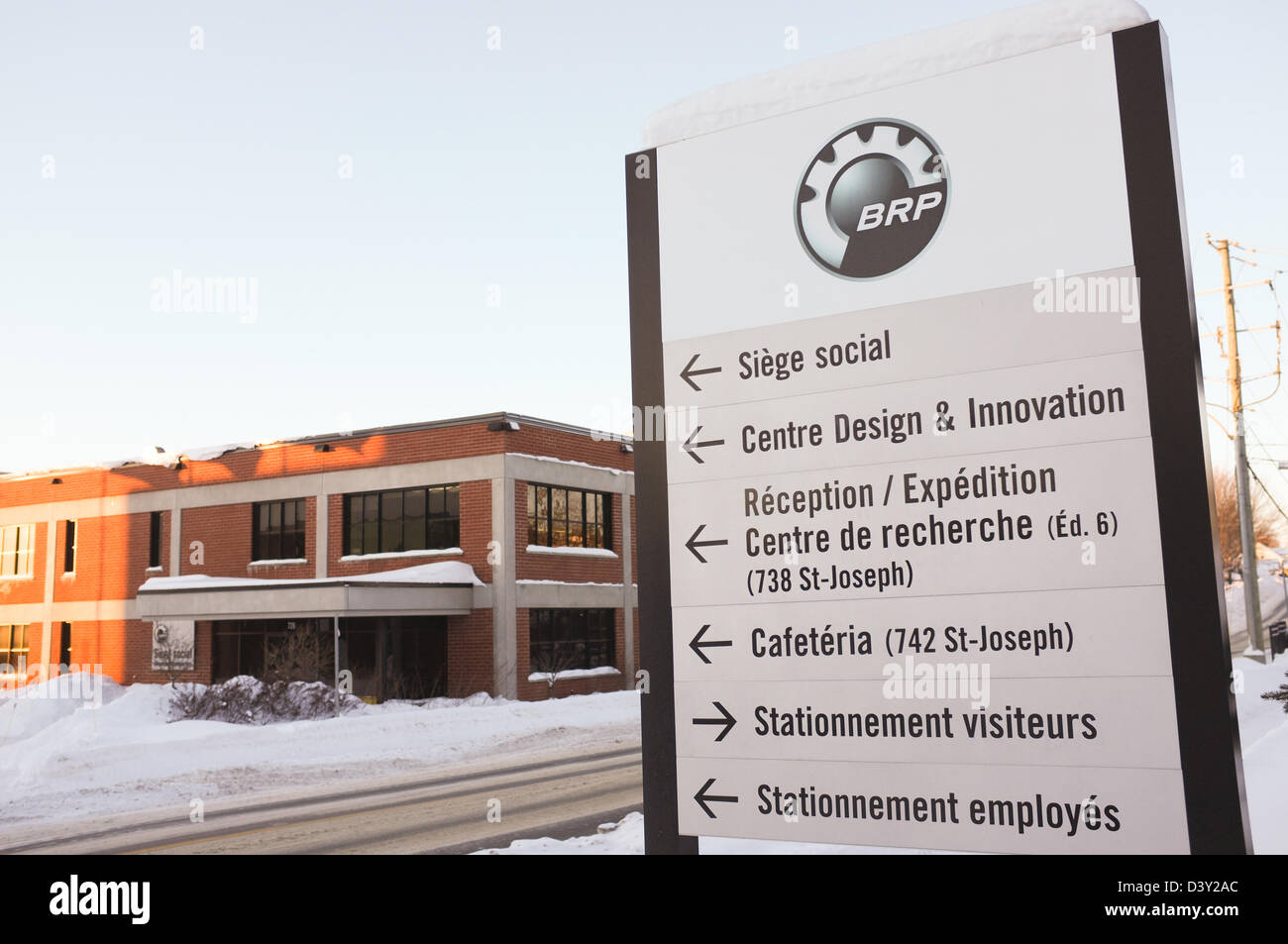 Bombardier Inc. est une multinationale canadienne de l'aéronautique, du transport, de l'entreprise fondée par Joseph-Aarmand Bombardier. Banque D'Images