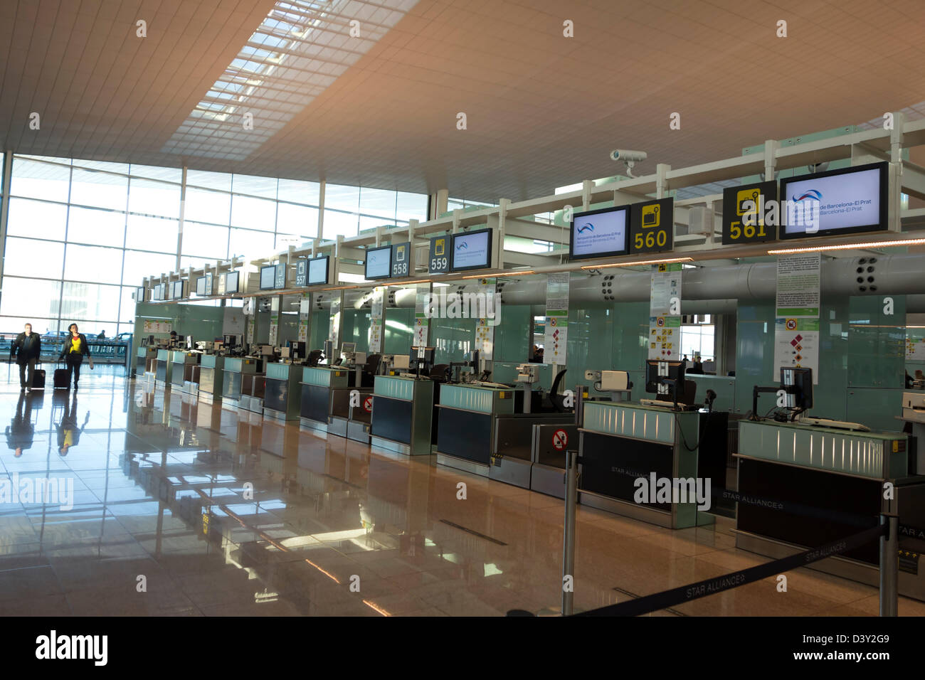 L'arrivée d'un bureau à l'aéroport El Prat de Barcelone, Espagne, Europe Banque D'Images