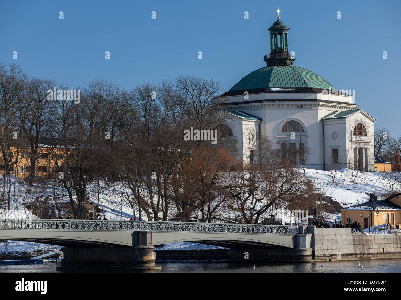 Une église entourée de parcs et jardins sur Skeppsholmen Stockholm en Suède. Banque D'Images