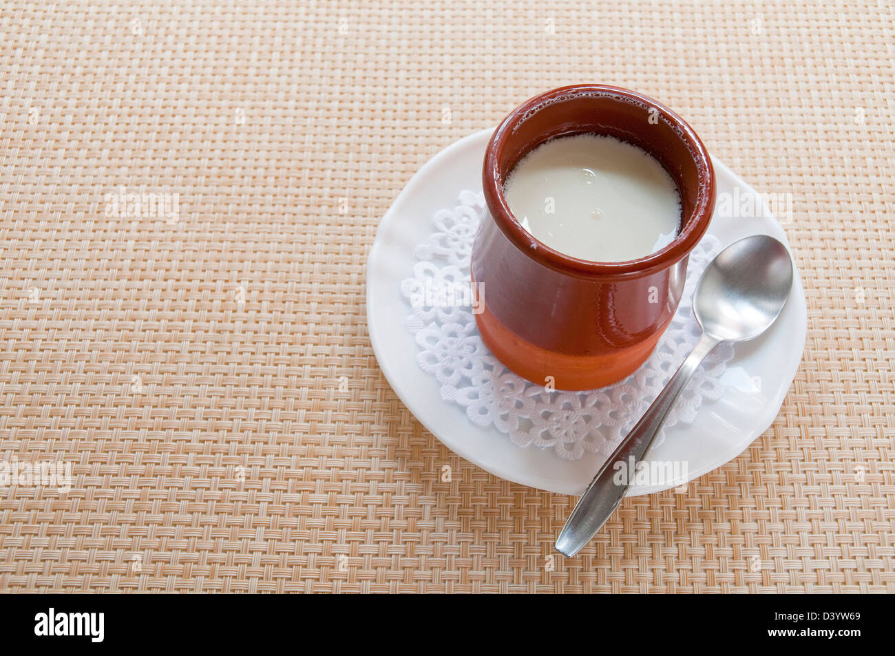 Cuajada lait espagnol typique, dessert. L'Espagne. Banque D'Images