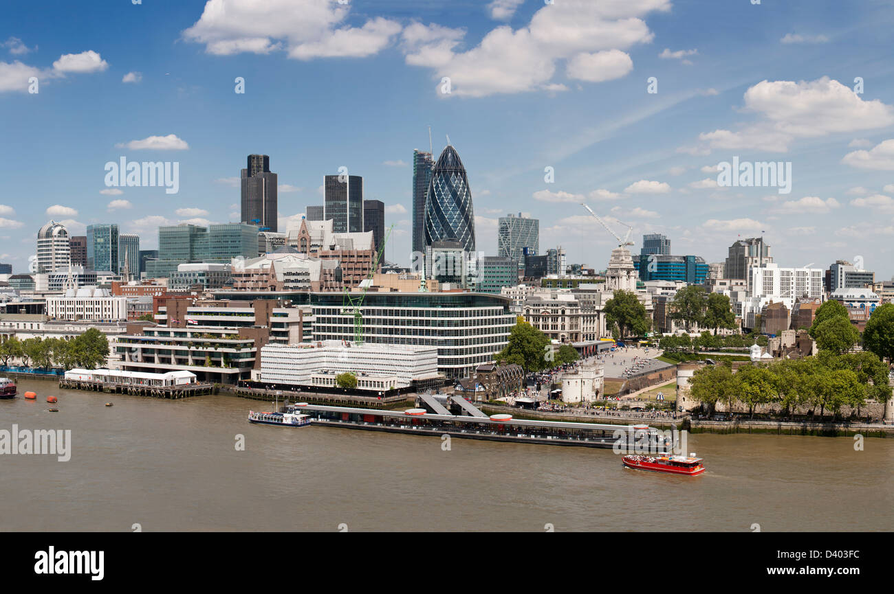 Horizon distinctif de la ville de Londres, augmentation de la vue sur la Tamise. Banque D'Images
