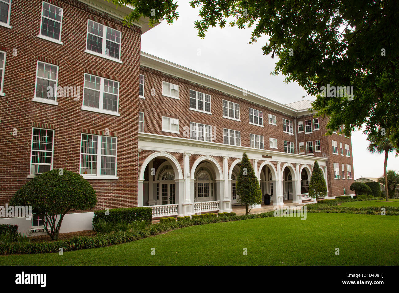 Joseph Reynolds Hall, sur le campus du Collège du sud de la Floride dans la région de Lakeland, FL Banque D'Images Joseph Reynolds Hall, sur le campus du Collège du sud de la Floride dans la région de Lakeland, FL Banque D'Images
