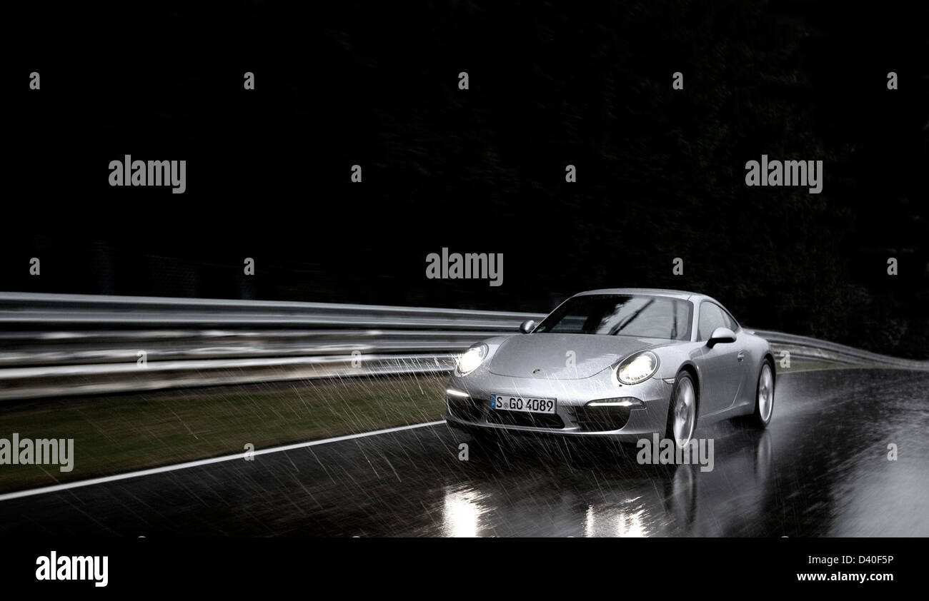 2012 Porsche 911 conduisant le Nurburgring en Allemagne Banque D'Images