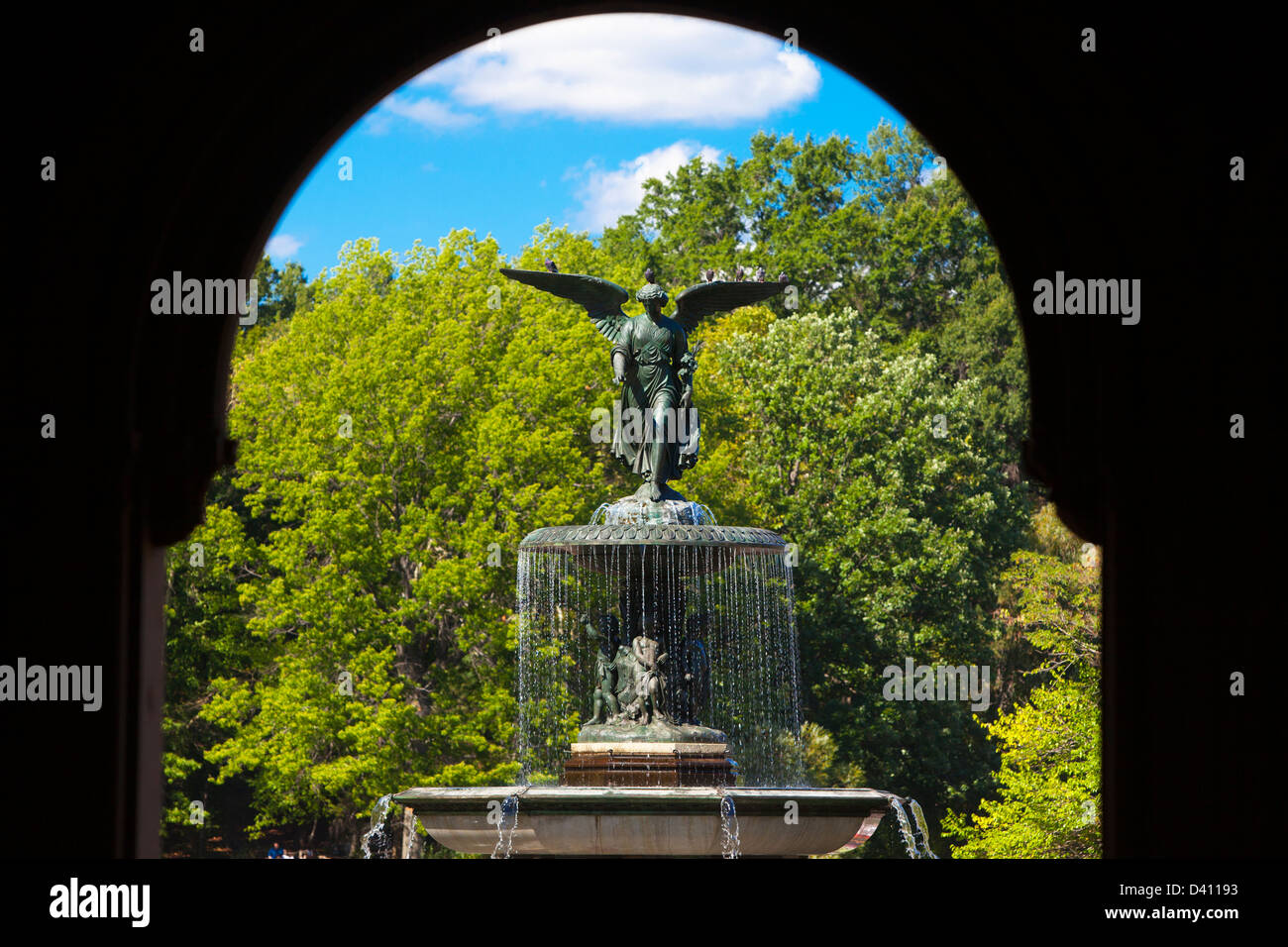Ange des eaux statue et fontaine dans Bethesda Terrace, Central Park, New York City, USA Banque D'Images