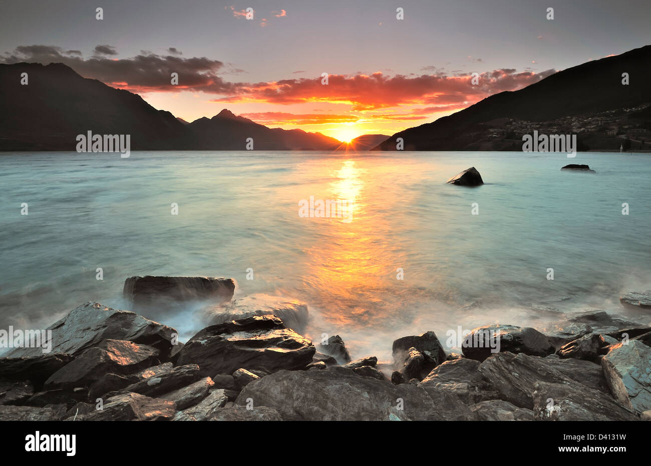 Coucher du soleil à Lake Wakatipu, Queenstown, Nouvelle-Zélande Banque D'Images