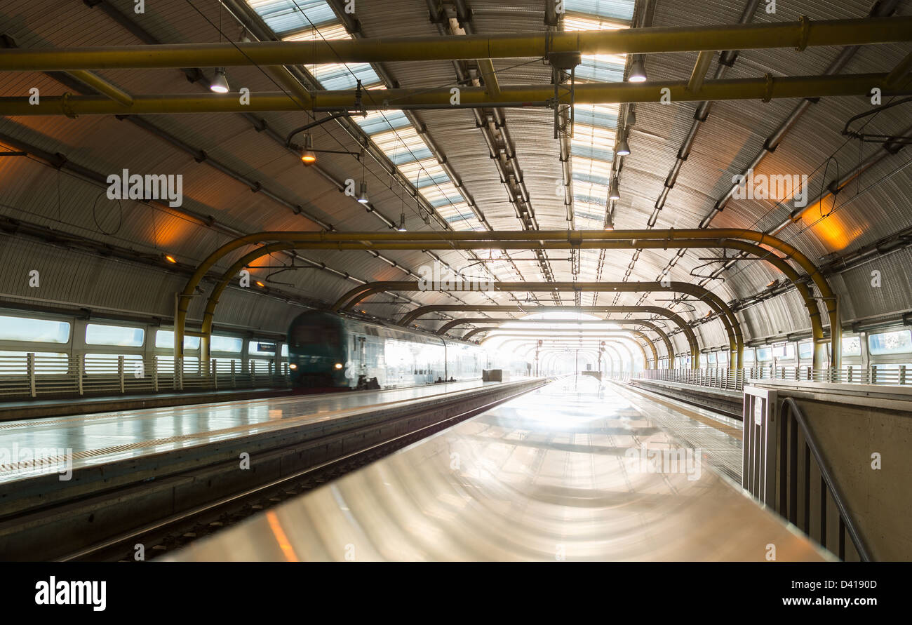 Gare à gare de l'aéroport de Rome Fiumicino Leonardo da Vinci Express passe en centre-ville Banque D'Images