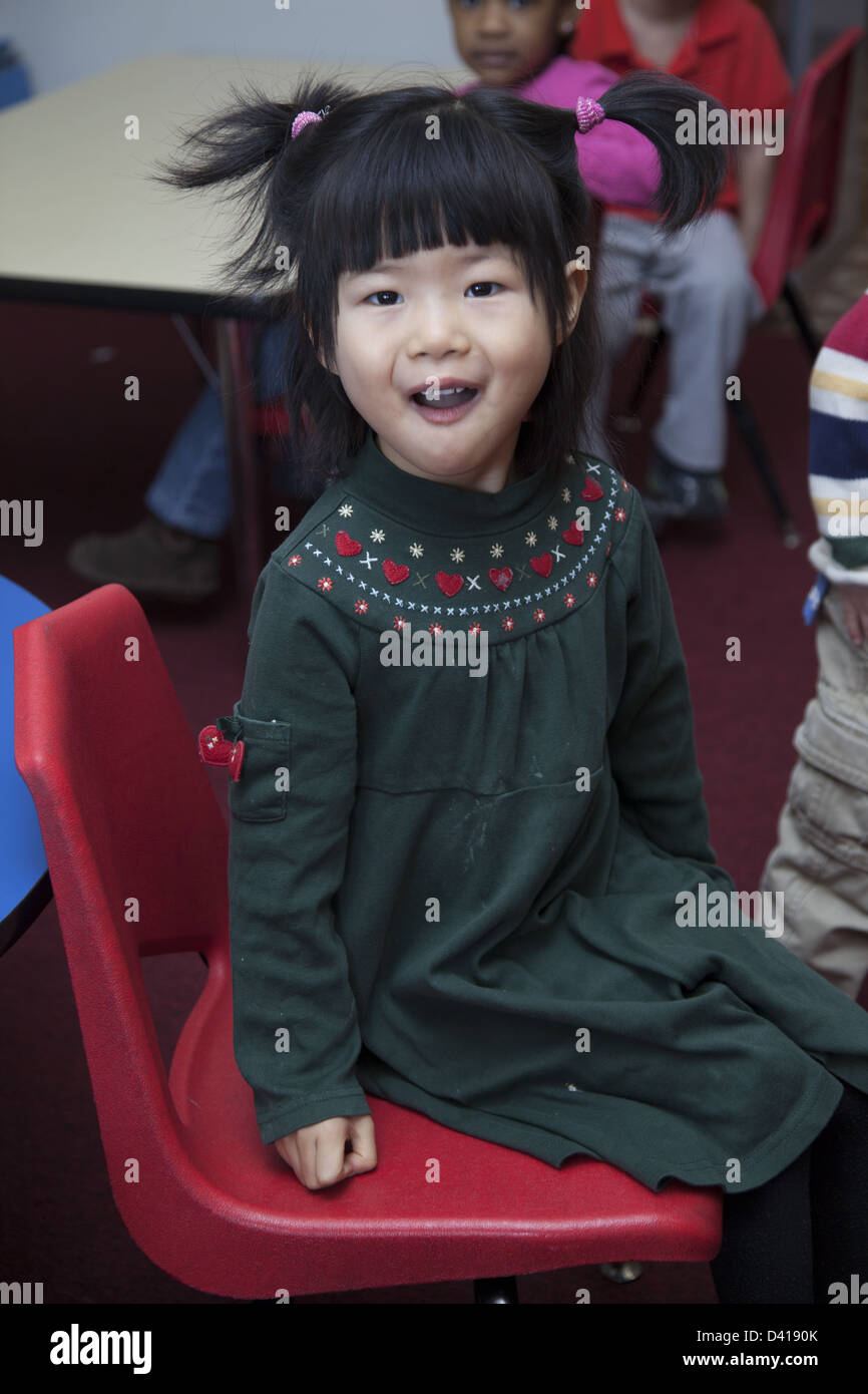 Smart Kids sont nous, une école maternelle et multiculturelle early learning centre à Brooklyn, New York. Banque D'Images
