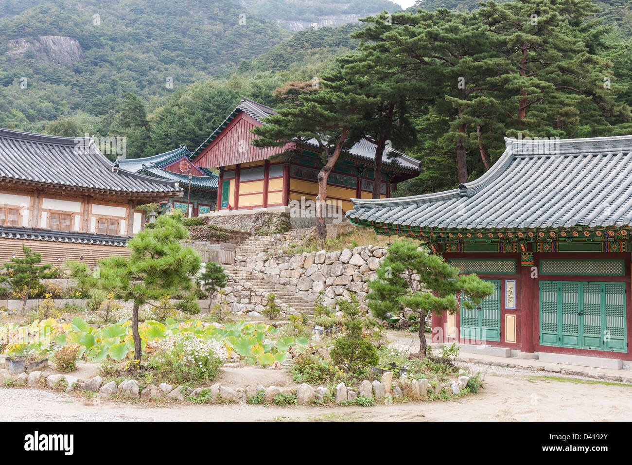 La vallée de Mureung vieux temple bouddhiste près de Donghae, la Corée du Sud. Banque D'Images