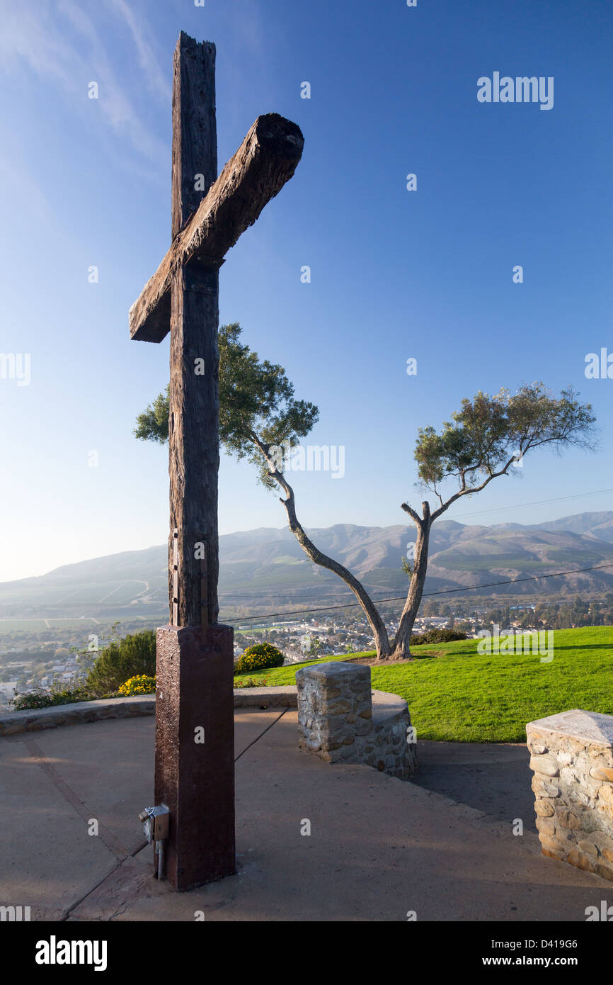 Survol Panorama de Ventura en Californie, du parc Croix Serra à Grant Park au-dessus de ville avec cross Banque D'Images
