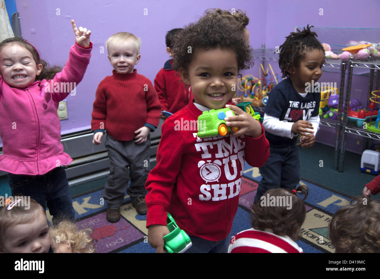 Smart Kids sont nous, une école maternelle et multiculturelle early learning centre à Brooklyn, New York. Banque D'Images
