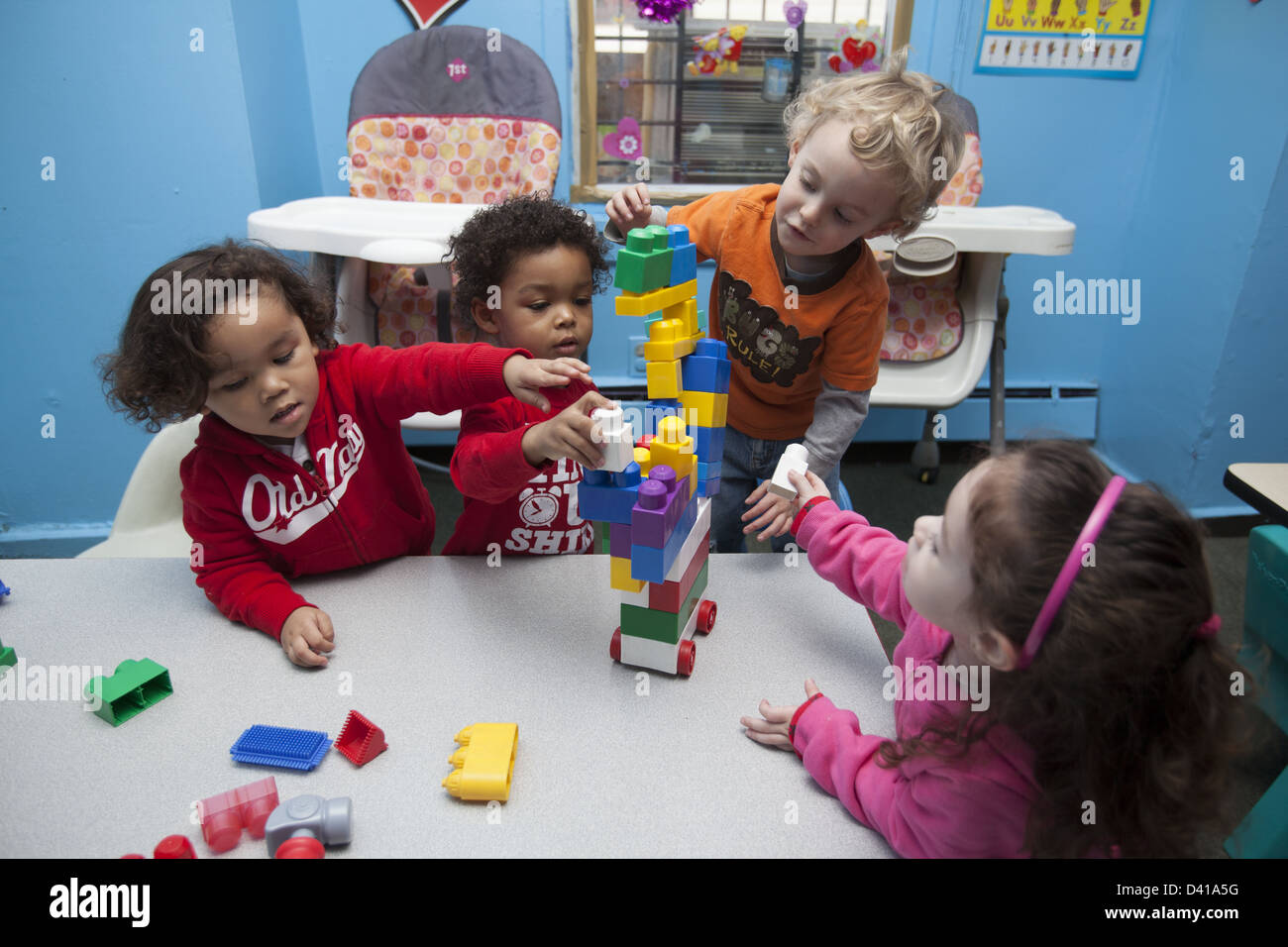 Smart Kids sont nous, une école maternelle et multiculturelle early learning centre à Brooklyn, New York. Banque D'Images